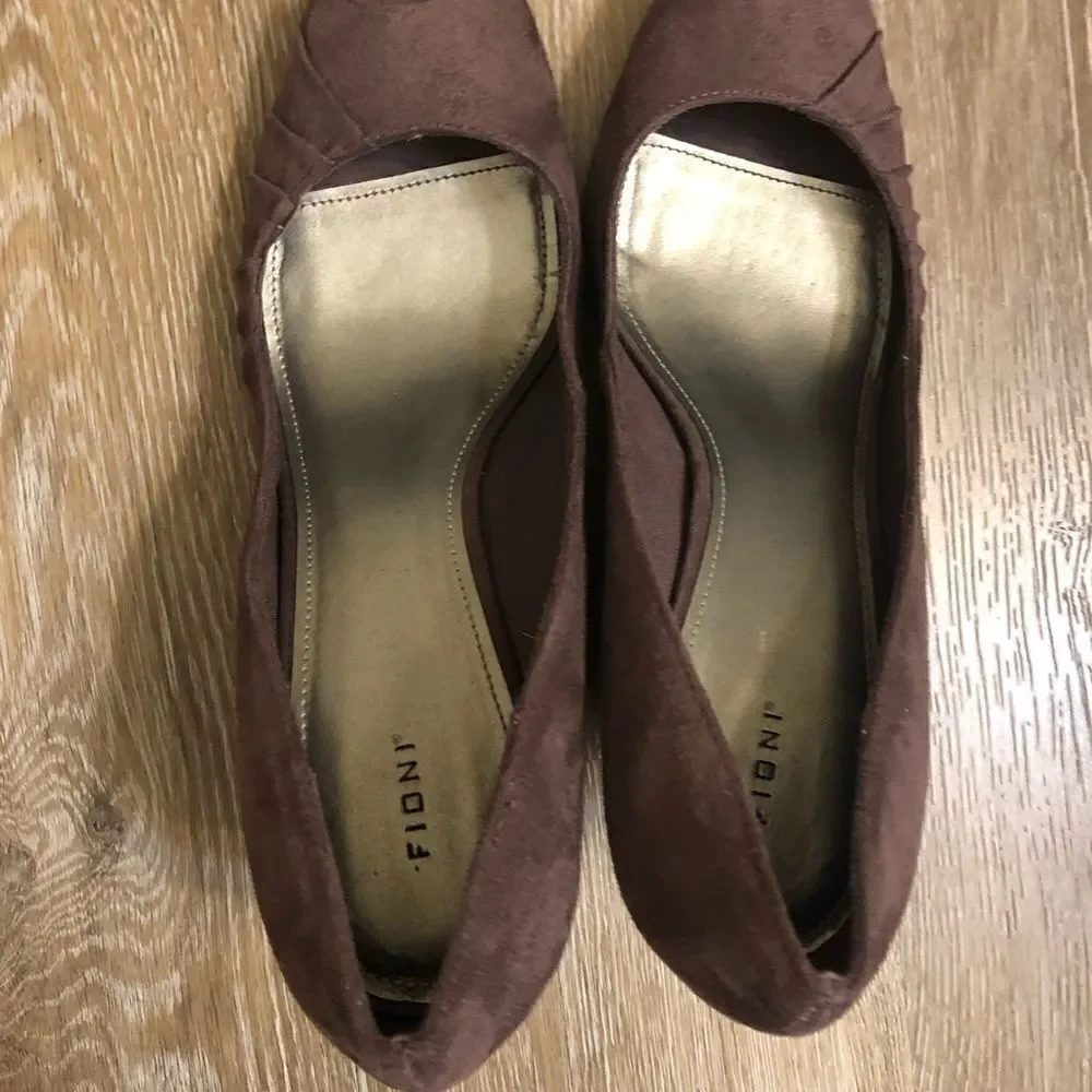 Fioni Dusty Purple Suede peep toe Wedge shoe 9